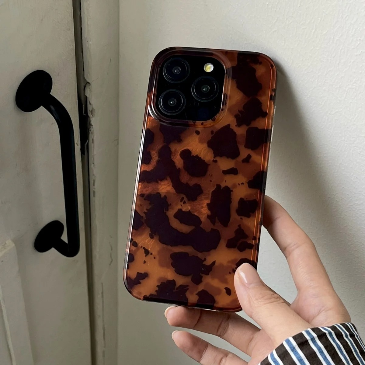 Retro Amber Texture Laser Phon - Perfume Pure Xs review and price